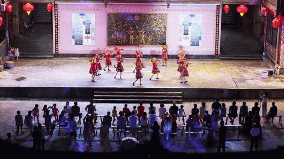 江华：“非遗+旅游”让千年瑶寨“景”上添花[00-07-33--00-07-39].gif
